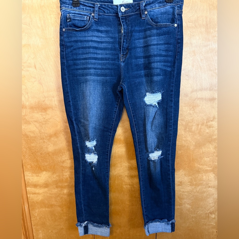 KanCan Women’s distressed jeans dark wash size 13